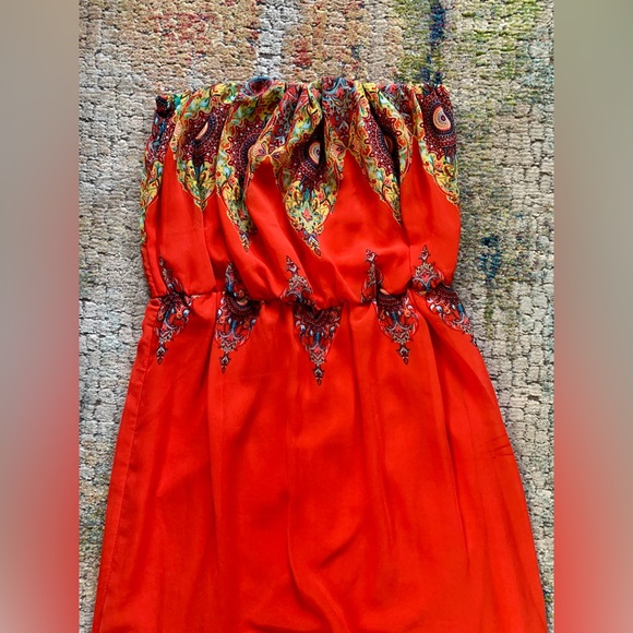 Red strapple dress. For All ocassions and very fashionable.Size small and fits M - Picture 2 of 7